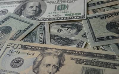 Dólar: moeda encerra última sessão em queda