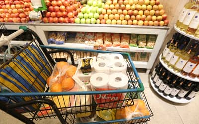 Entre recuos e altas pontuais, preços dos alimentos fecham 2025 estáveis