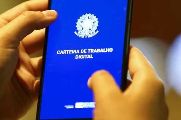 Brasileiros preferem bons salários e estabilidade do que home office e jornada reduzida, aponta CNI