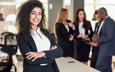 Bate-papo com Elas: webinar gratuito busca fortalecer liderança feminina na indústria
