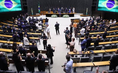 Com menos candidatos, Câmara deve ter maior número de reeleições em 2026
