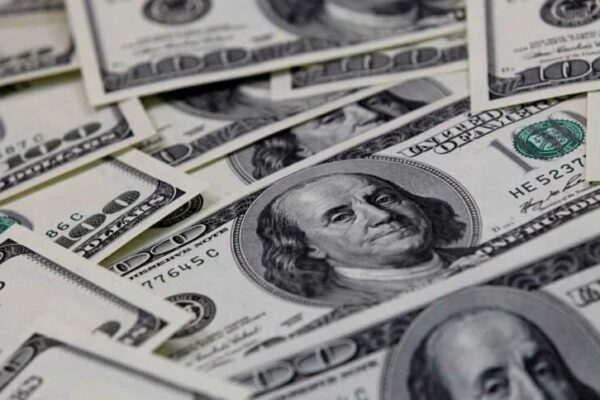 Dólar hoje: moeda abre em alta a R$ 5,15, com exterior e cenário eleitoral no radar
