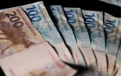 Inflação volta ao intervalo da meta, mas BC mantém cautela sobre novos cortes da Selic