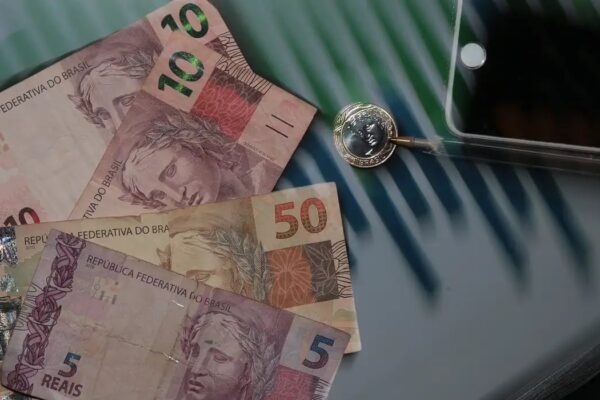 Orçamento de 2027: governo estima salário mínimo de R$ 1.741 e não reajusta Bolsa Família